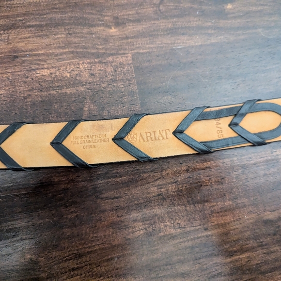 Ariat Hand Crafted Leather Chevron Belt with Silver Buckle - Picture 7 of 7